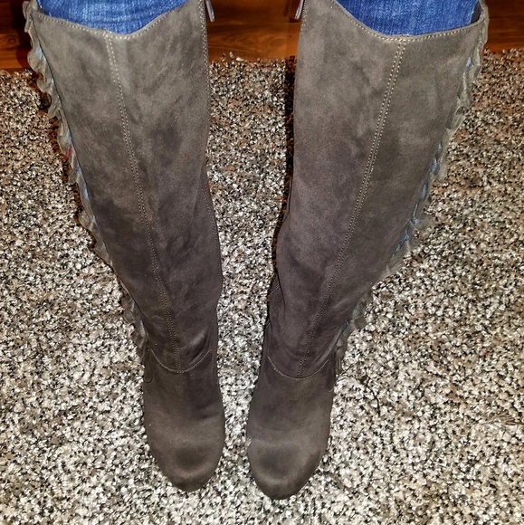 Women's suede knee boots size 8 and 1/2 - Picture 2 of 4